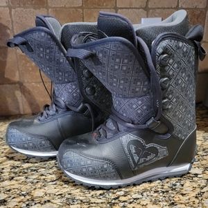 Roxy womens snowboard boots